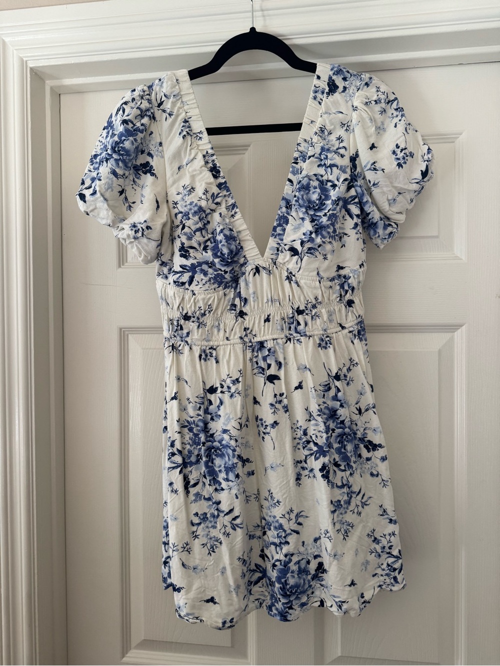 Mi Ami For Francesca’s White Mini Dress with Blue Floral Print